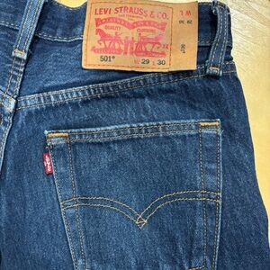Vintage 90s Levi's 501 button fly    Made in USA.  medium wash  no stretch